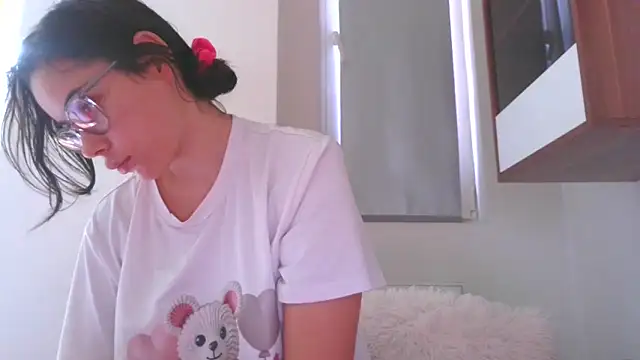 LovelyJulliette online show from 10/27/25, 12:50