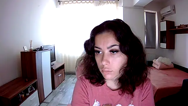Snapshot of LovelyJulliette chatting on 09/28/25, 10:33 LovelyJulliette online show from 09/28/25, 10:33
