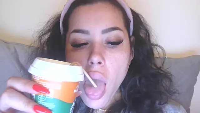 LovelyJulliette online show from 02/05/26, 03:19