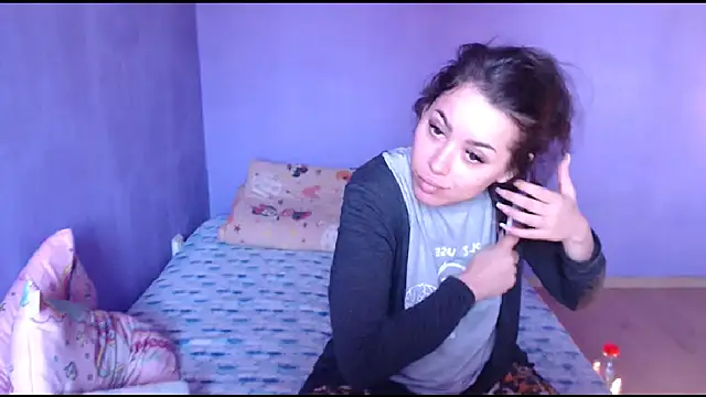 Snapshot of LovelyJulliette chatting on 03/05/25, 12:00 LovelyJulliette online show from 03/05/25, 12:00