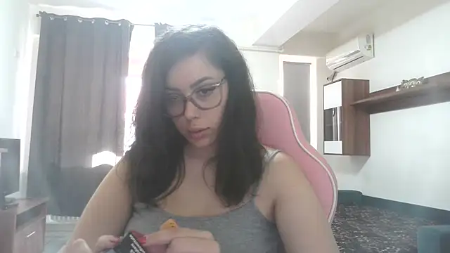 Snapshot of LovelyJulliette chatting on 06/03/26, 02:33 LovelyJulliette online show from 06/03/26, 02:33