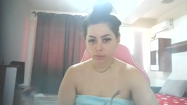Snapshot of LovelyJulliette chatting on 06/14/26, 01:56 LovelyJulliette online show from 06/14/26, 01:56