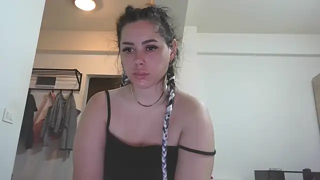 Snapshot of LovelyJulliette chatting on 07/06/26, 12:56 LovelyJulliette online show from 07/06/26, 12:56