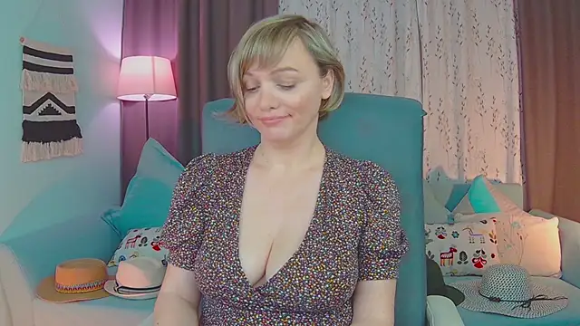 NandiSmile online show from 02/28/25, 07:46