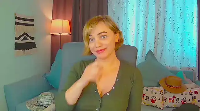 NandiSmile online show from 03/18/25, 11:22