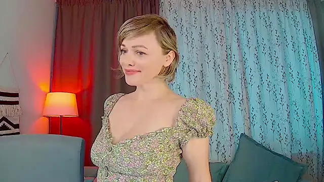 Snapshot of NandiSmile chatting on 11/20/25, 08:48 NandiSmile online show from 11/20/25, 08:48