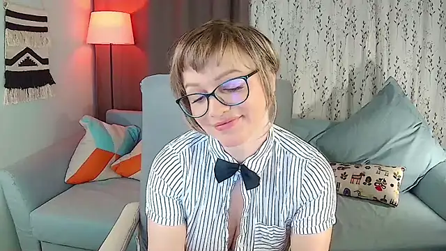 Snapshot of NandiSmile chatting on 02/17/26, 05:27 NandiSmile online show from 02/17/26, 05:27