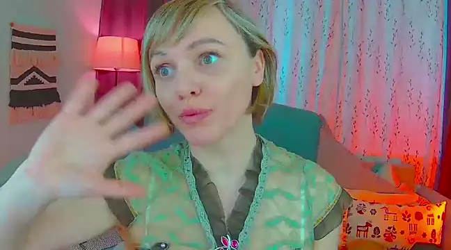 Snapshot of NandiSmile chatting on 03/17/25, 01:39 NandiSmile online show from 03/17/25, 01:39