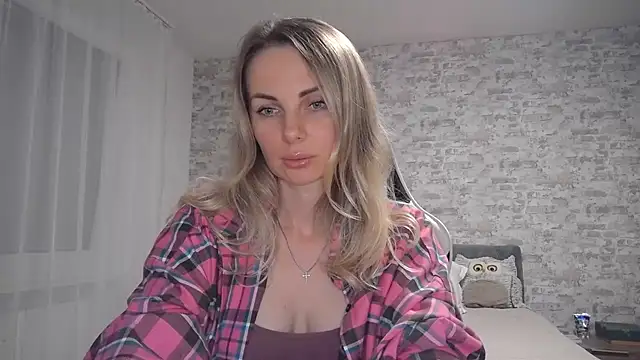 AlissonBia online show from 10/09/25, 08:31