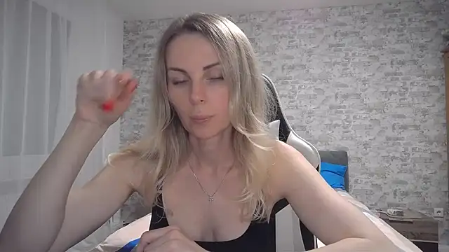 AlissonBia online show from 09/20/25, 09:09