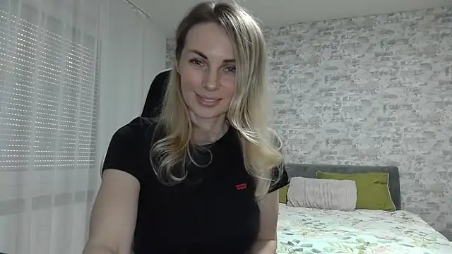 AlissonBia online show from 04/26/26, 06:05