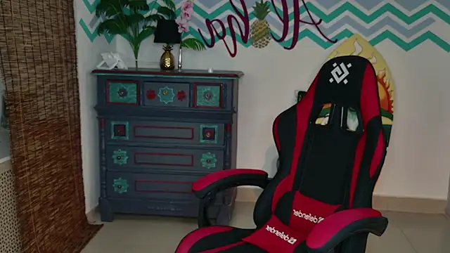 VeliraBraitberg online show from 09/29/25, 10:33