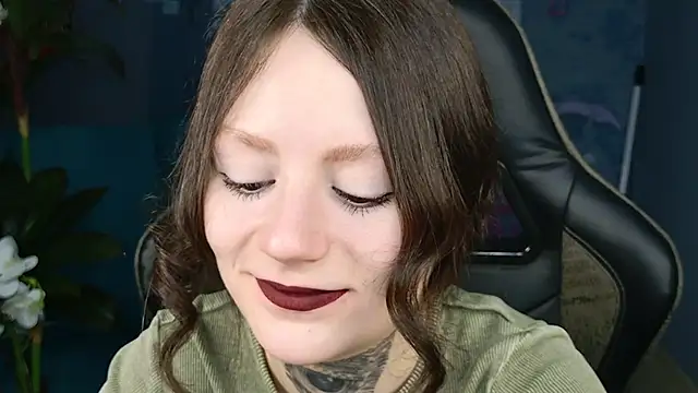 VeliraBraitberg online show from 02/28/25, 08:09