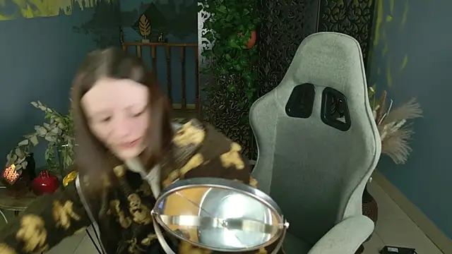 VeliraBraitberg online show from 09/17/25, 04:09