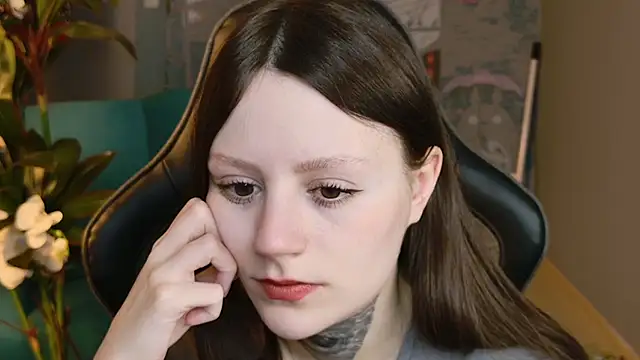 VeliraBraitberg online show from 02/26/25, 08:06