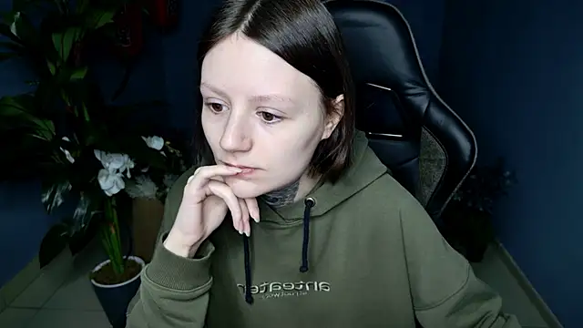 VeliraBraitberg online show from 03/22/25, 05:06