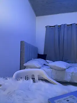 Arwens bell08 online show from 02/09/25, 07:26