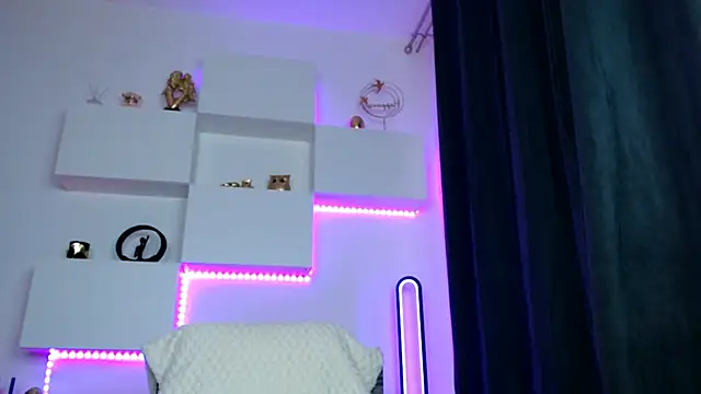 arianatattoos online show from 03/30/26, 08:49