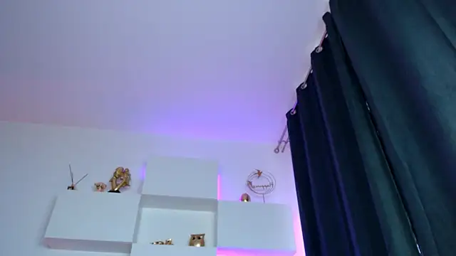 arianatattoos online show from 04/17/26, 06:27