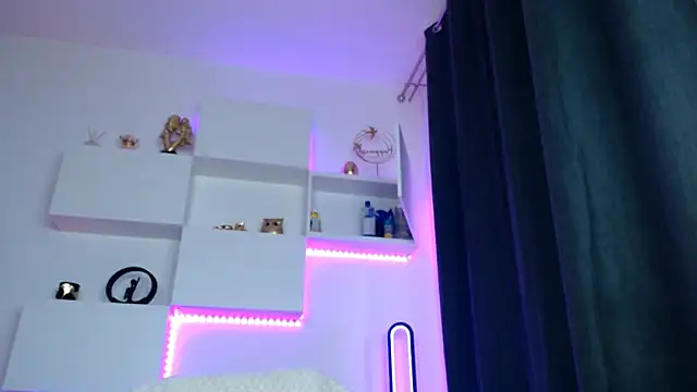 arianatattoos online show from 03/26/26, 06:55