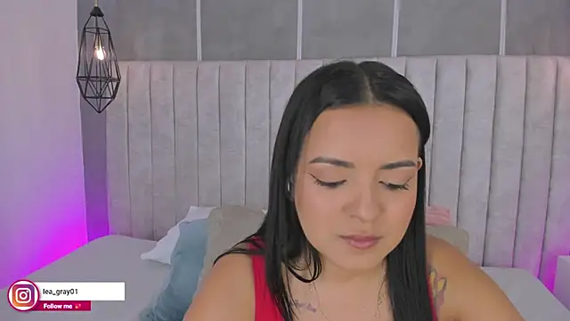 lea gray online show from 11/12/25, 06:12