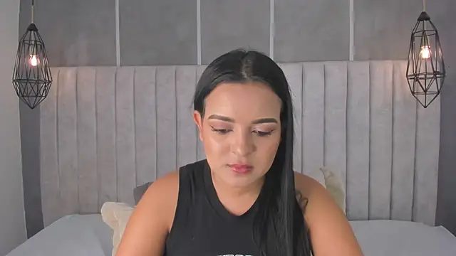 Snapshot of lea_gray chatting on 03/04/25, 07:22 lea gray online show from 03/04/25, 07:22