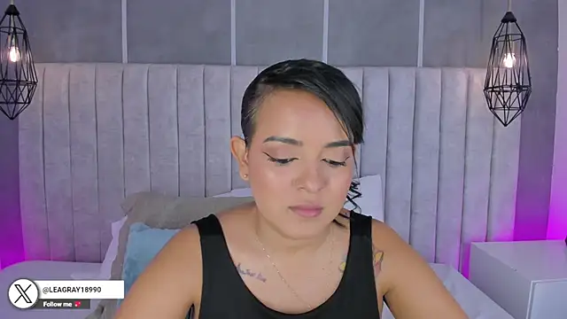 lea gray online show from 11/29/25, 07:03