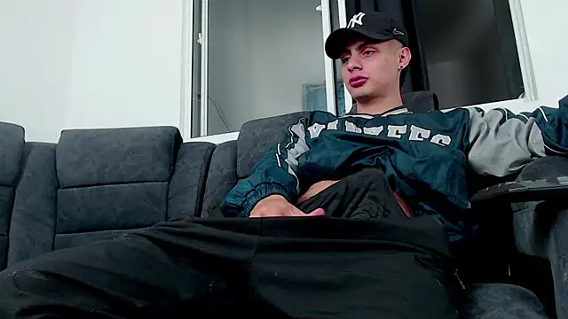 Stiven CL online show from 10/23/25, 04:55