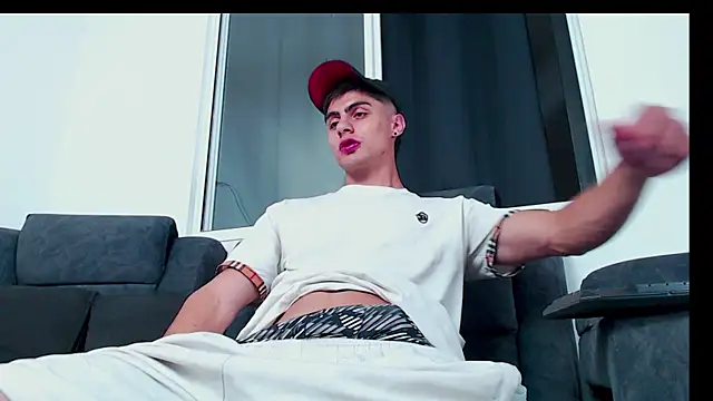 Stiven CL online show from 09/18/25, 03:09