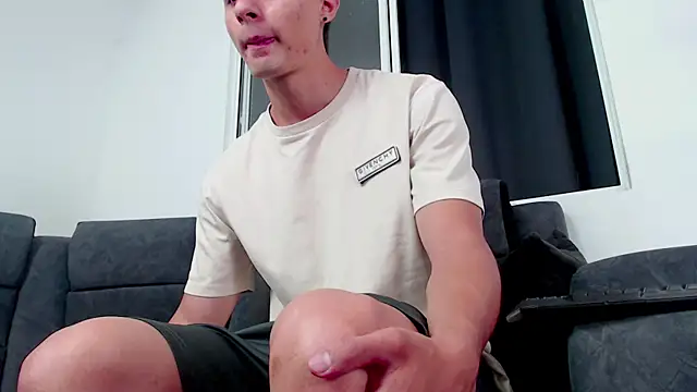 Stiven CL online show from 09/29/25, 04:01