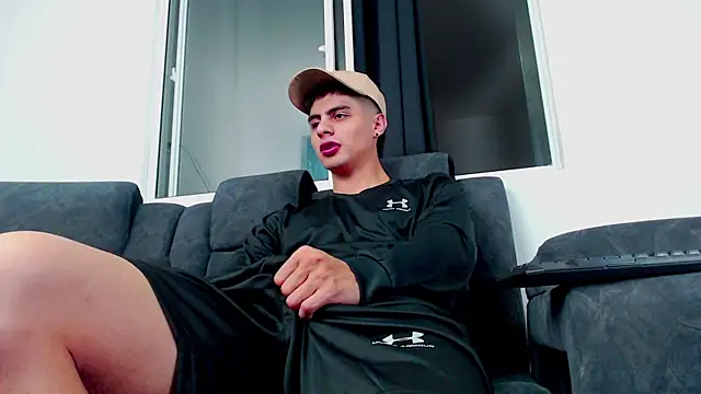 Stiven CL online show from 10/21/25, 10:20