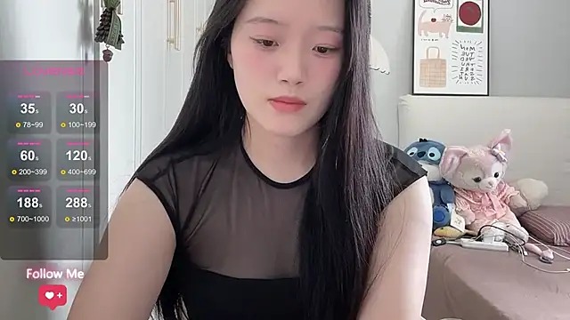 Snapshot of rose-u chatting on 07/14/26, 02:05 rose-u online show from 07/14/26, 02:05