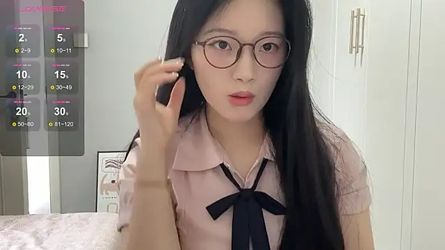 Snapshot of rose-u chatting on 09/26/25, 02:29 rose-u online show from 09/26/25, 02:29