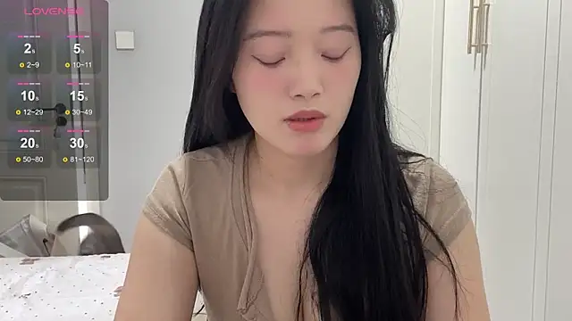 rose-u online show from 10/31/25, 01:35