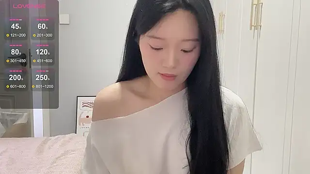 Snapshot of rose-u chatting on 09/28/25, 02:07 rose-u online show from 09/28/25, 02:07