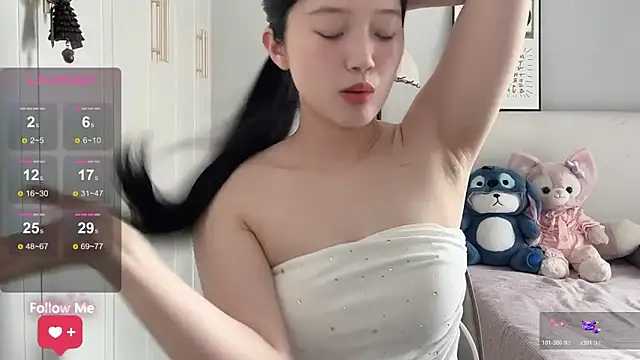 Snapshot of rose-u chatting on 06/07/26, 01:11 rose-u online show from 06/07/26, 01:11