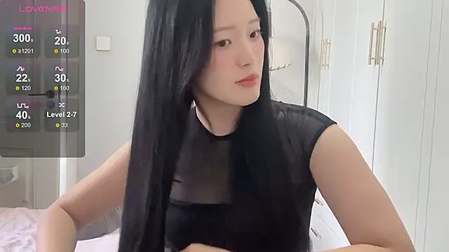 rose-u online show from 11/05/25, 01:31