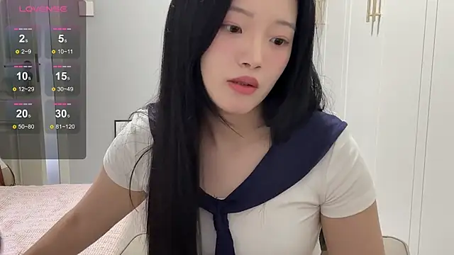 Snapshot of rose-u chatting on 10/08/25, 02:24 rose-u online show from 10/08/25, 02:24