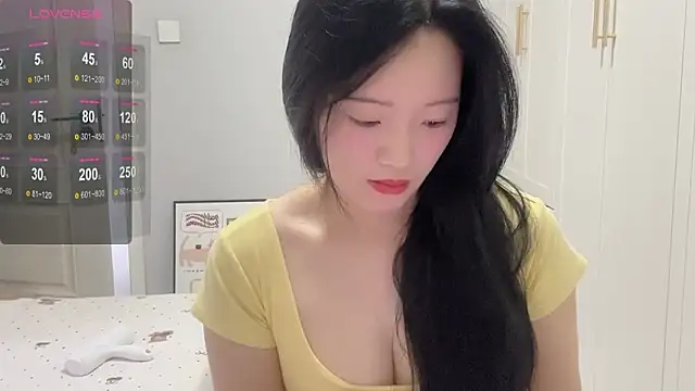 Snapshot of rose-u chatting on 09/12/25, 01:39 rose-u online show from 09/12/25, 01:39