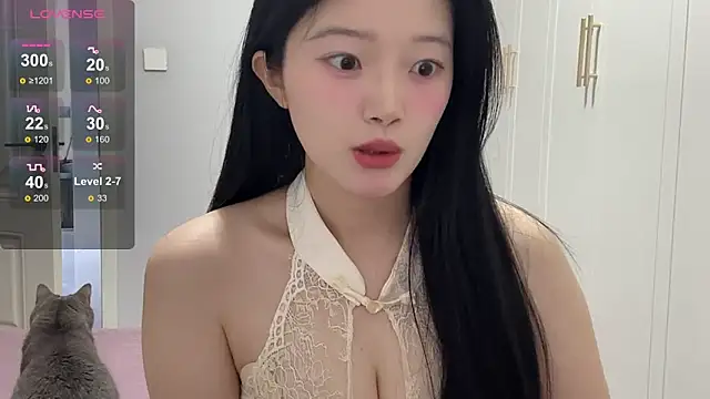 Snapshot of rose-u chatting on 10/04/25, 02:13 rose-u online show from 10/04/25, 02:13