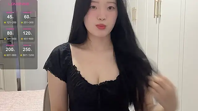 rose-u online show from 11/07/25, 01:43