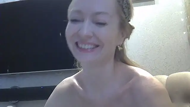 Snapshot of ZarinaSwift chatting on 02/21/26, 06:37 ZarinaSwift online show from 02/21/26, 06:37