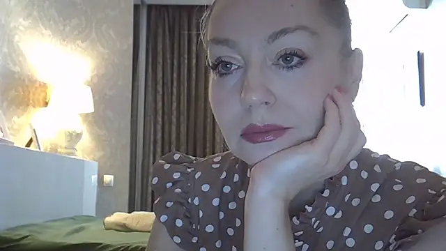 ZarinaSwift online show from 03/25/26, 04:45