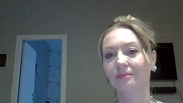 ZarinaSwift online show from 04/26/26, 08:00