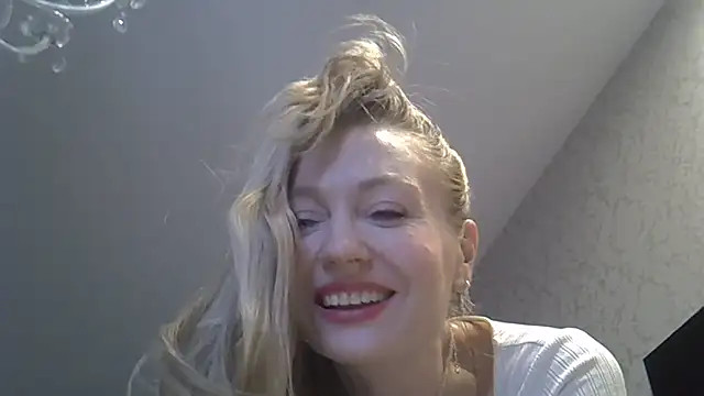 ZarinaSwift online show from 04/07/26, 11:01