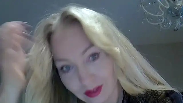 Snapshot of ZarinaSwift chatting on 09/19/25, 04:38 ZarinaSwift online show from 09/19/25, 04:38