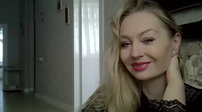 Snapshot of ZarinaSwift chatting on 03/09/25, 08:18 ZarinaSwift online show from 03/09/25, 08:18