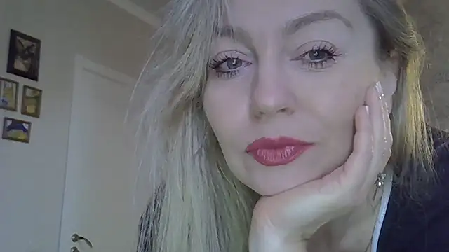 ZarinaSwift online show from 10/28/25, 04:57