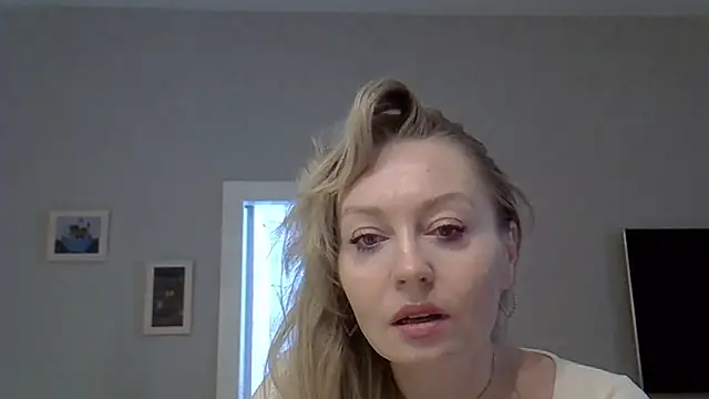 ZarinaSwift online show from 05/14/26, 04:42