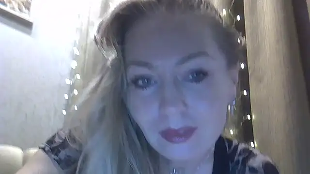 ZarinaSwift online show from 11/20/25, 04:35